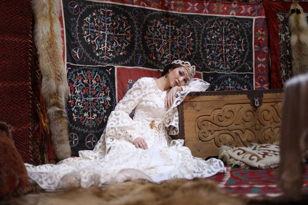 Камзол с крупными орнаментами