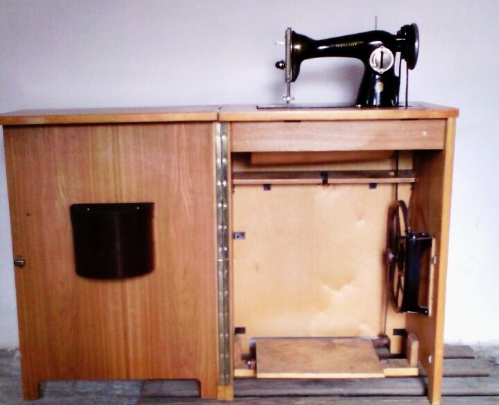 Антична крачна шевна машина UNION