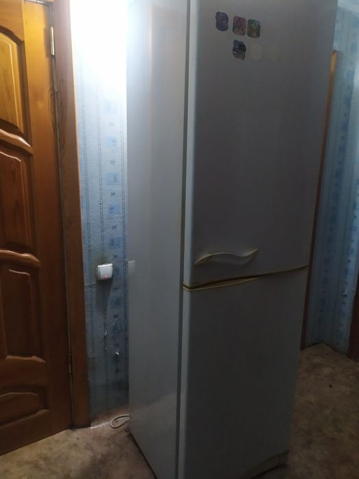 Продам холодильник