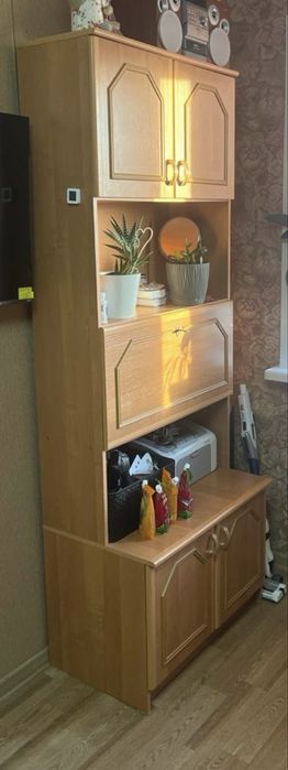 Продам стенку в отоичном состоянии.