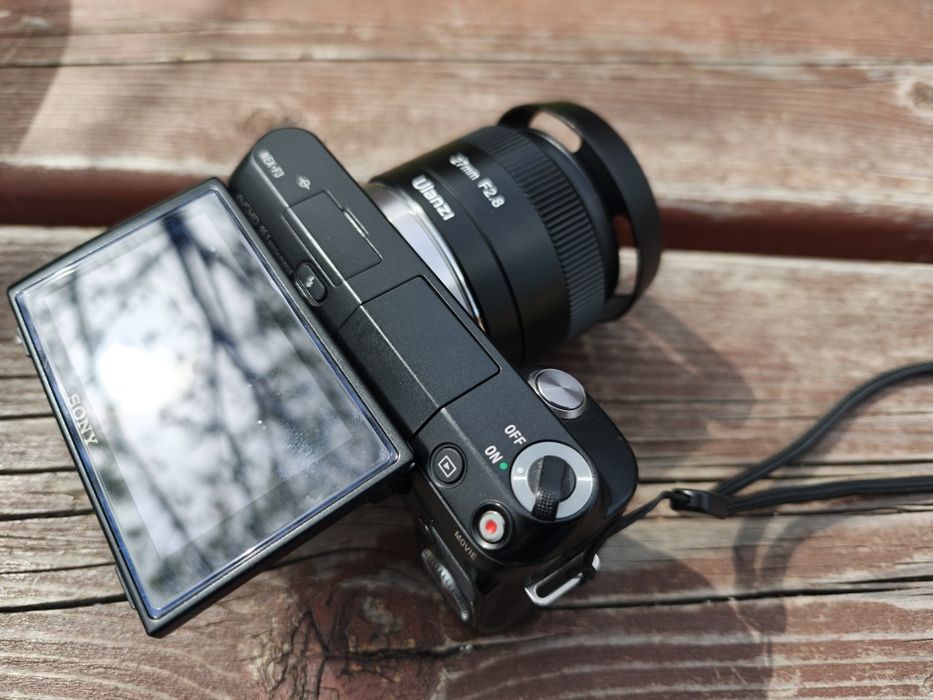 Sony NEX F3 + обектив 27mm/F2.8