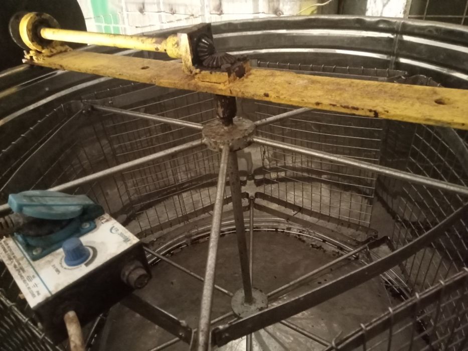 Центрофуга за мед