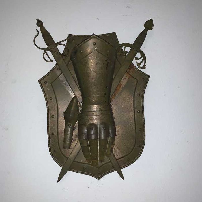 Panoplie cu 2 sabii din alama