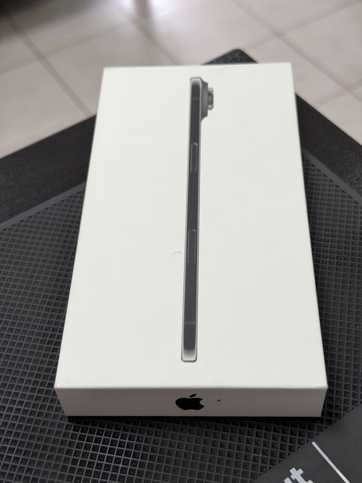 Apple iPhone Air,Space Black,256GB *ЧистоНов*2г Гаранция*