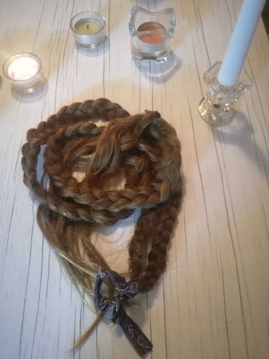 Сурова необработена естествена коса