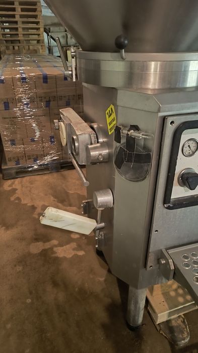 Вакуум пълначна машина Vemag Robot 1000DC