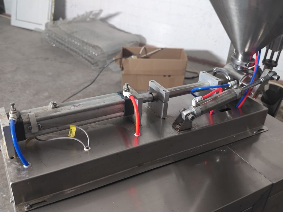 Аппарат для упаковки жидкостей