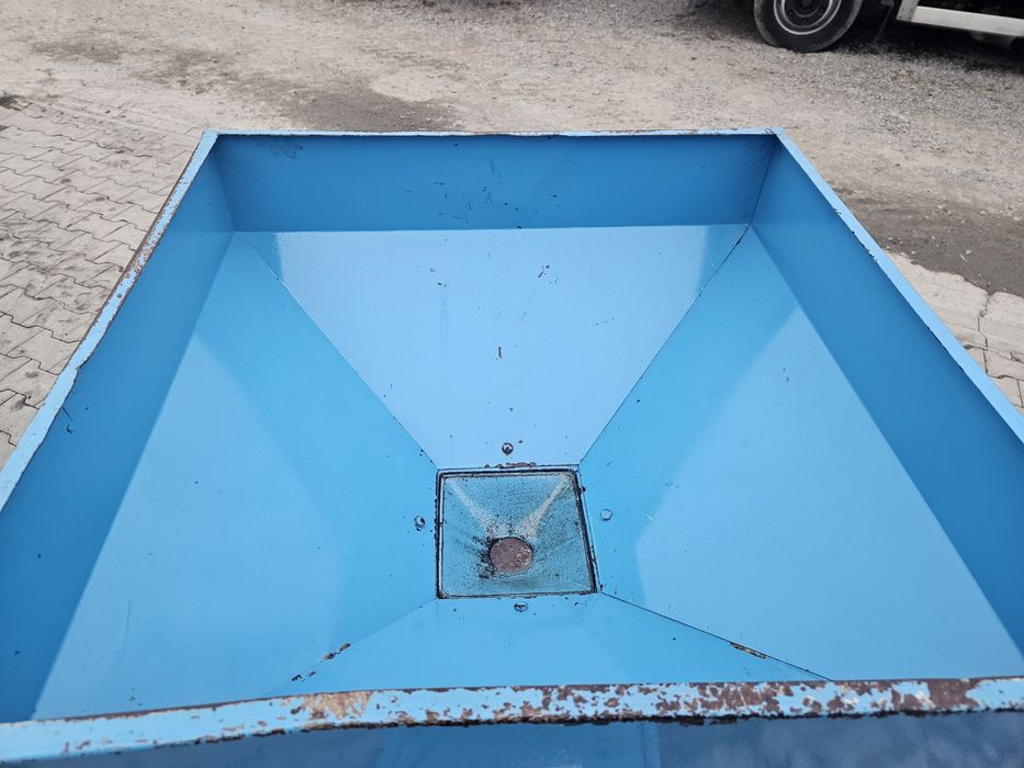 Moară cu ciocănele trifazic cu ladă de depozitare