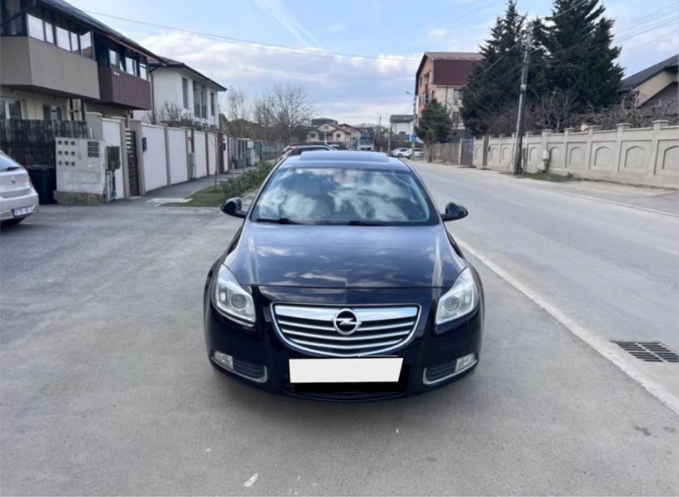 Vând Opel Insignia