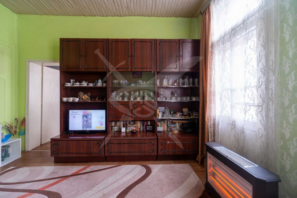 Продава се Етаж от къща в София, Център - 75 кв.м за 1374 €/кв.м - Снимка #2