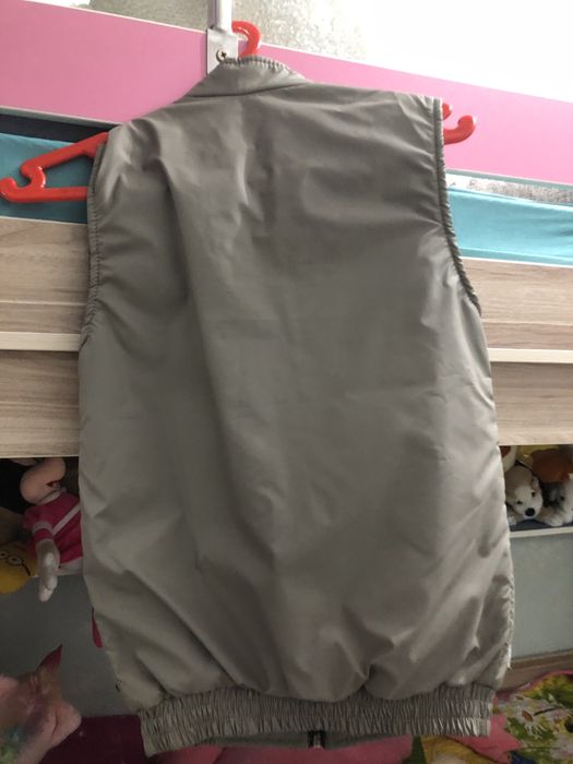 Продам жилетку на мальчика