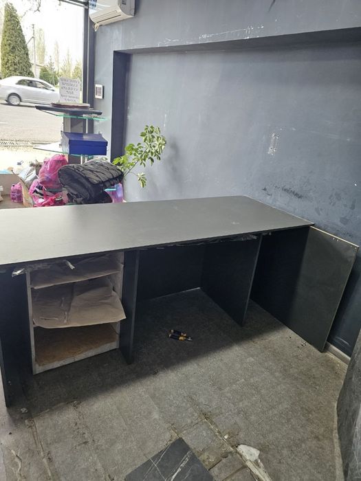 Ish stoli sotiladi, yaxshi holatda