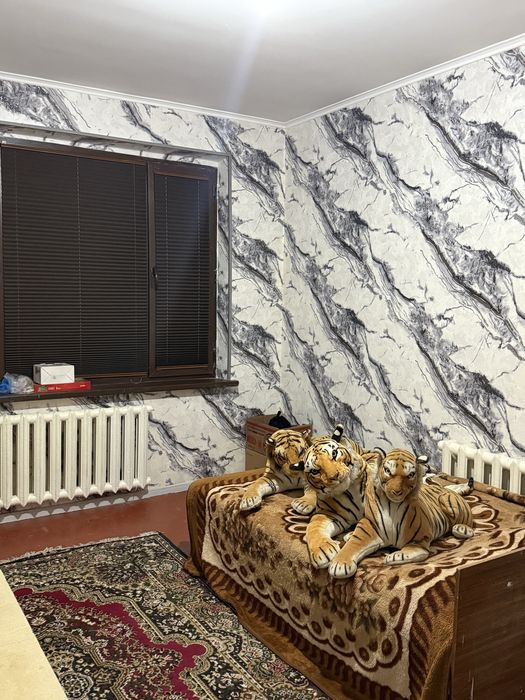 срочно продаётся уютная квартира в хорошем районе.