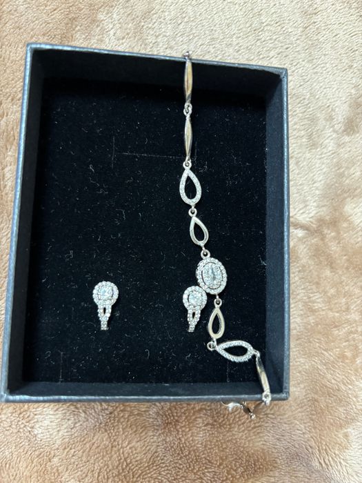 Сет гривна и обеци с цирконий