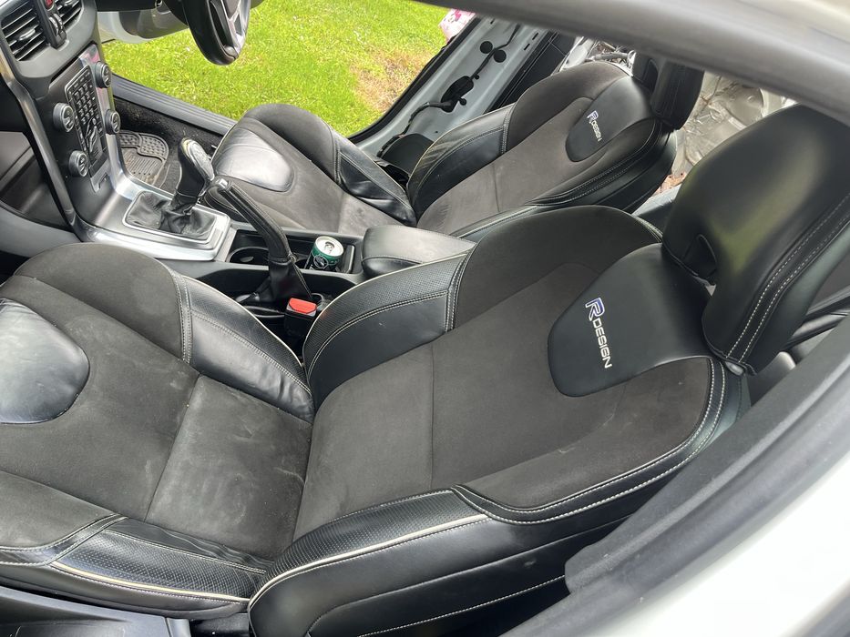 Салон Volvo V40 R DESIGN