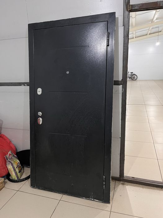 Продам дверь с рамой