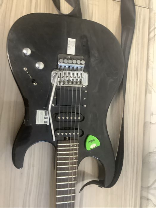 Продаю электрогитару Washburn