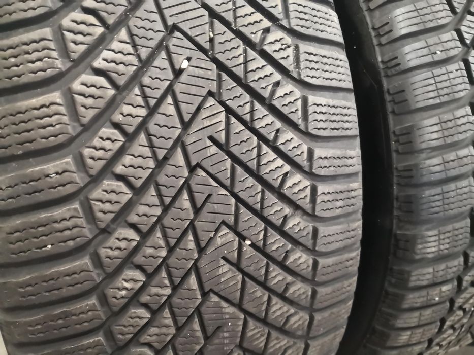 285 40 22 цола гуми Pirelli dot 22 4 броя