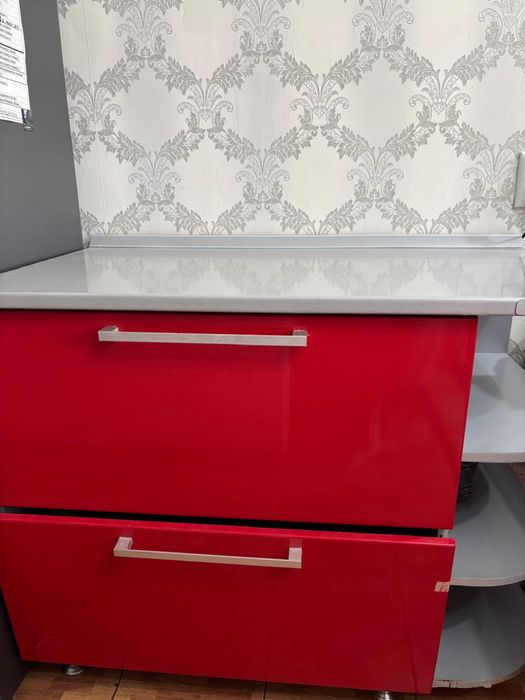 Продам кухонный гарнитур недорого