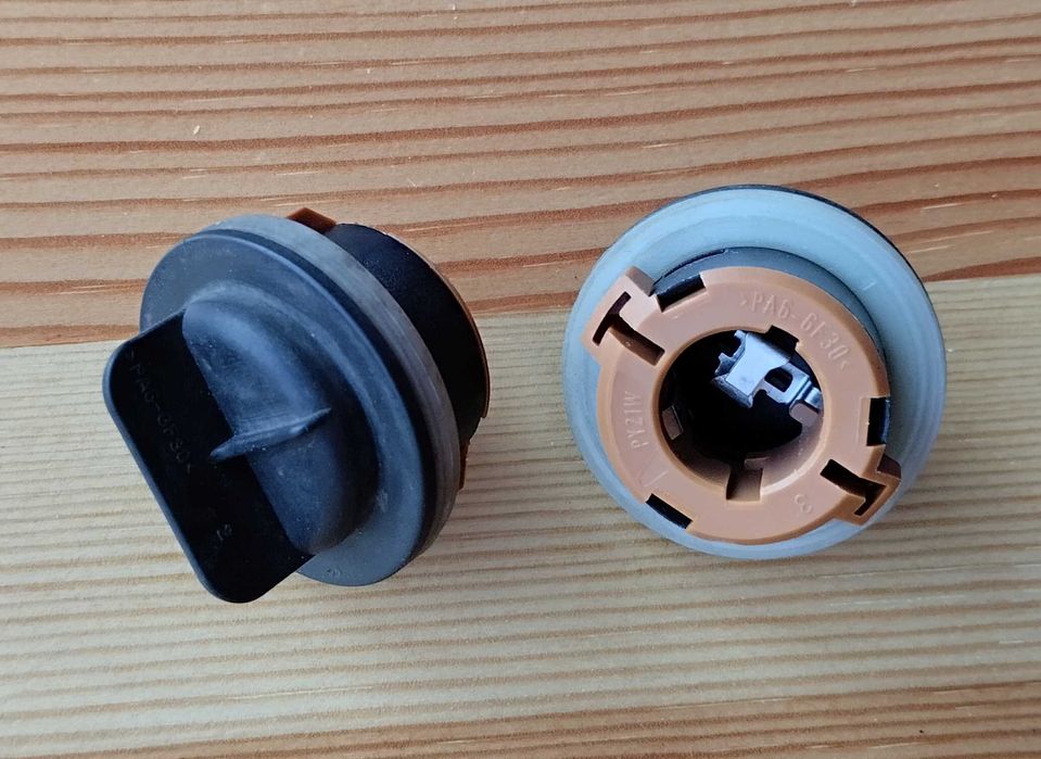 десен фар на части-оригинален ксенон-Audi A3 8P, след 2003г.