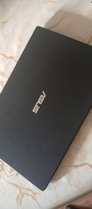 Vând laptop Asus