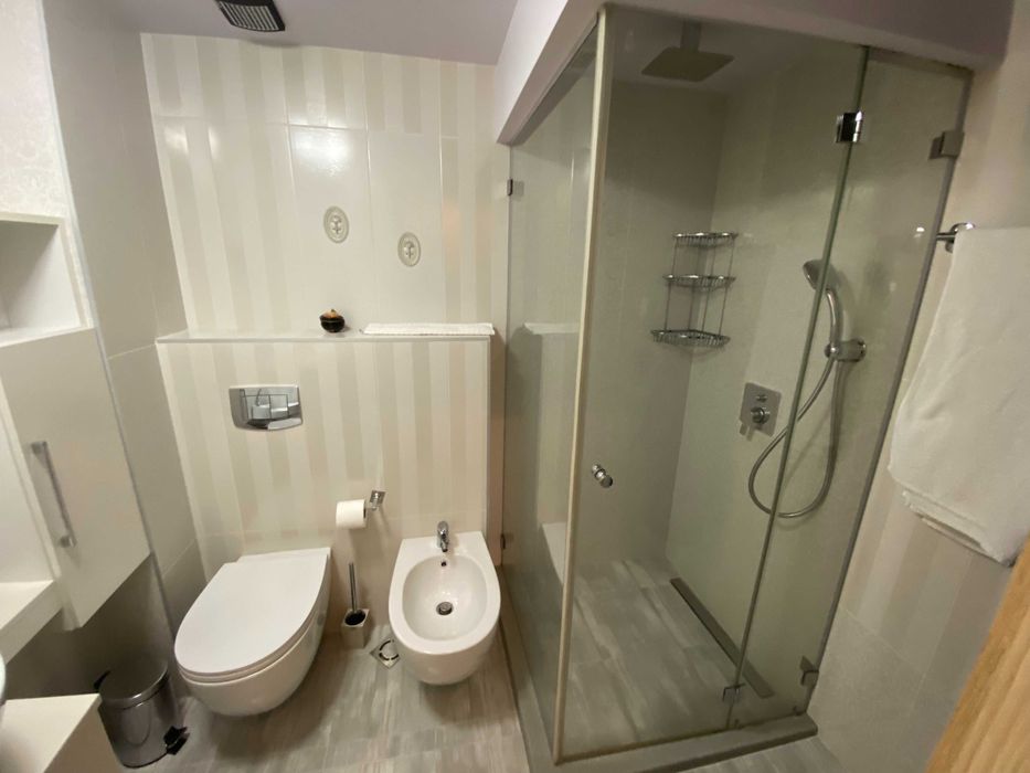 Дава се под наем Тристаен апартамент в Варна, Лятно кино Тракия - 80 кв.м за 918 € - Снимка #16