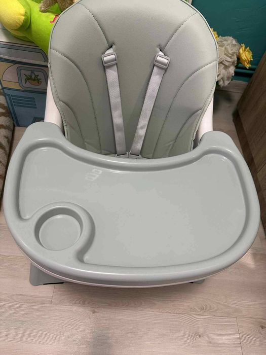 Se vinde, scaun masă!