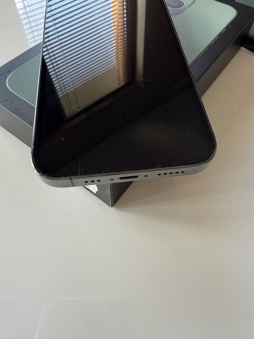 Iphone 13 PRO GREEN 128 GB със 6 кейса