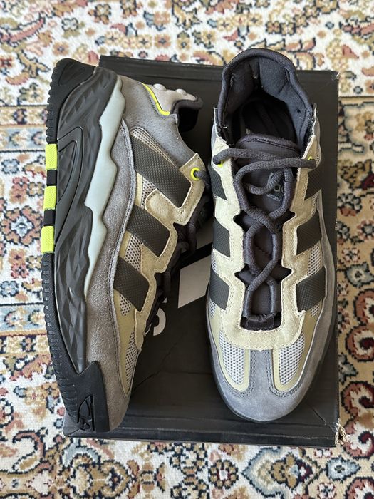 Кроссовки Adidas