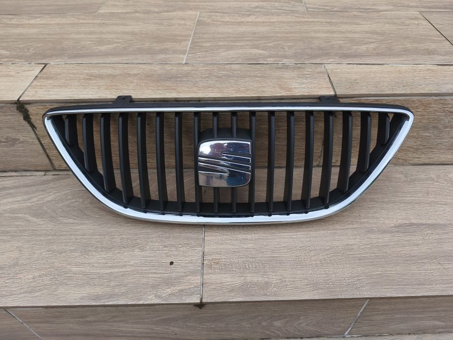 Grila centrala Seat Exeo 3R0853654