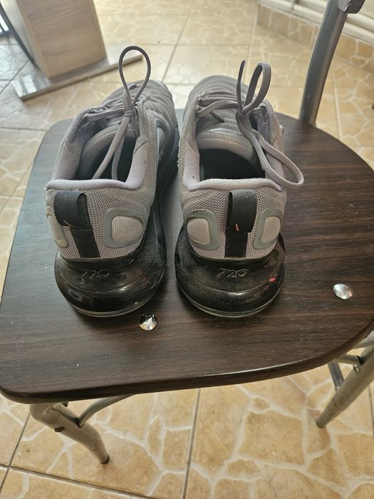 Vand adidasi nike