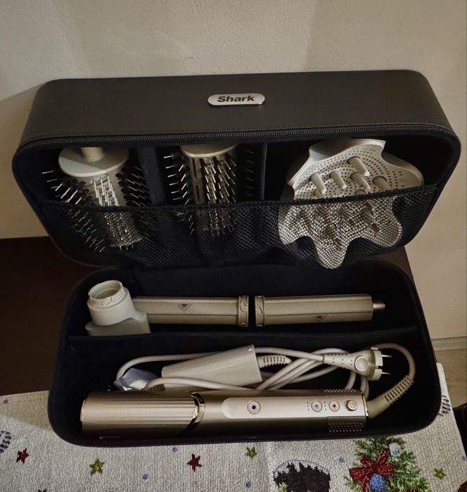 Маша - сешоар SHARK FlexStyle