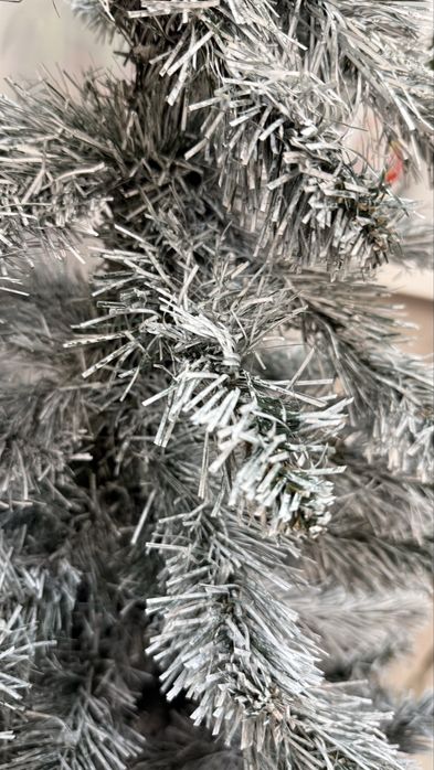 Продам елку с игрушками