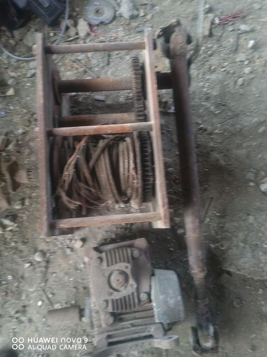 Troliu cu reductor și cardan de vanzare