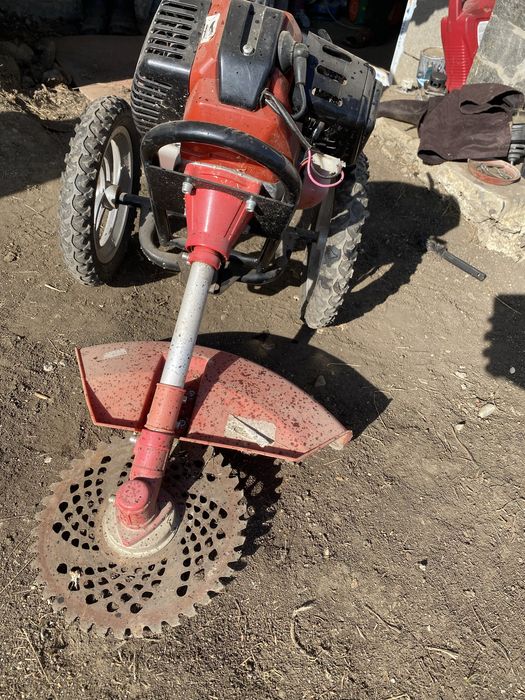 Vand motocoasa folosita putin