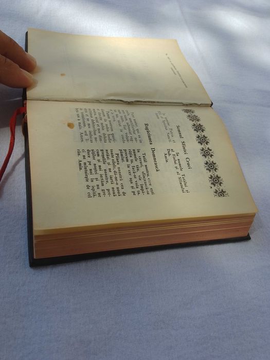 Стар католически молитвеник от 1969 година, без липсващи страници