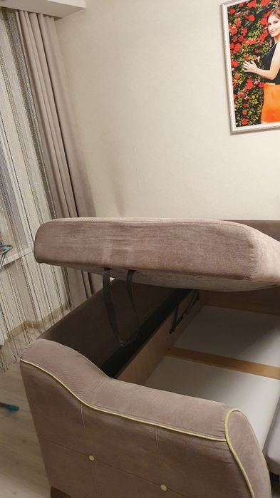 Продам диван угловой