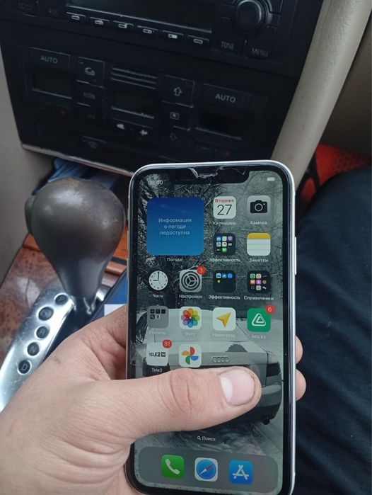 Продам айфон 11 128