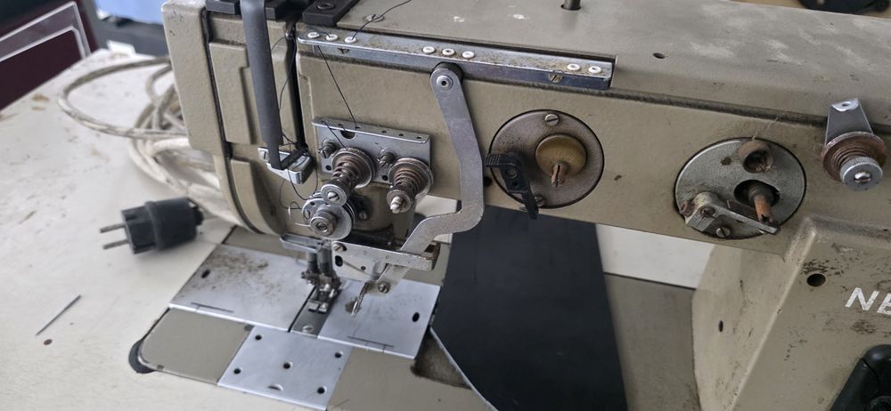 Masina de cusut industriala NECCHI cu doua ace
