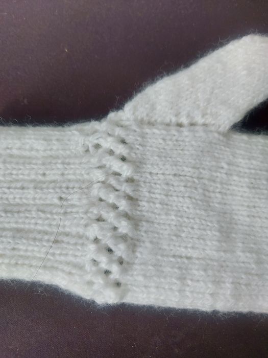 Варежки женские , продам