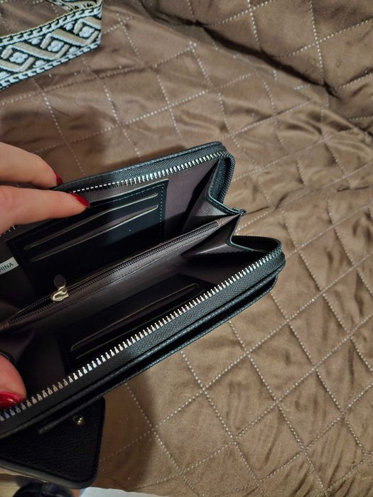 Дамско кожено портмоне с преграда за телефон