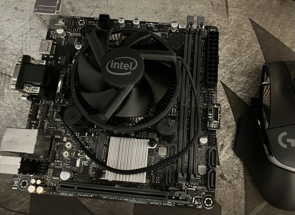 Kit Intel i5 8400, Asus H310i, cooler garantie