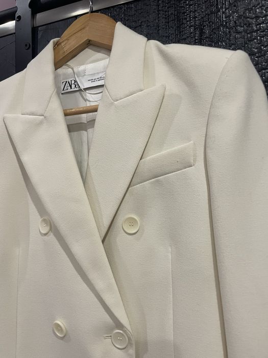 Страхотен костюм ZARA