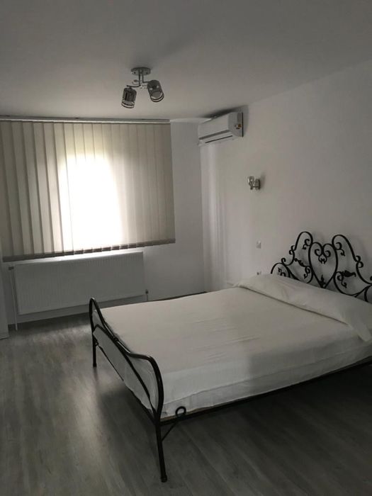Vand garsoniera tiglina 1 bloc A6 etaj 1 renovata recent, dotată și utilată complet