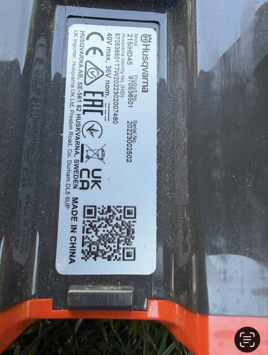 Акумулаторен храсторез Husqvarna 215iHD45, 36 V, 2 Ah, 45 см, с батерия и зарядно