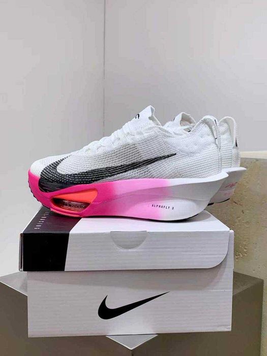 Продавам нови дамски маратонки Nike Air Zoom Alphafly Next% 3 White Purple