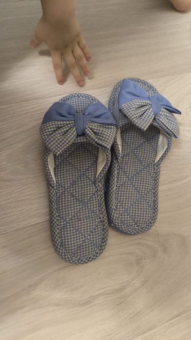 Продам тапочки абсолютно новые