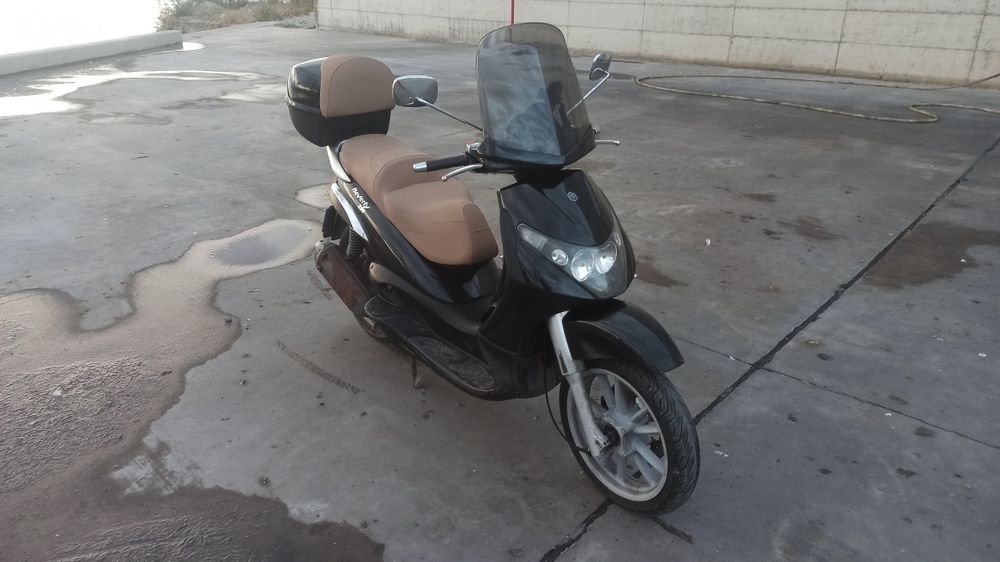 Скутер Piaggio Beverly 250