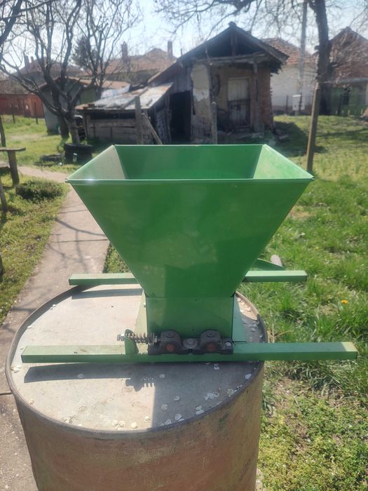 Гроздомелачка с регулируеми валове