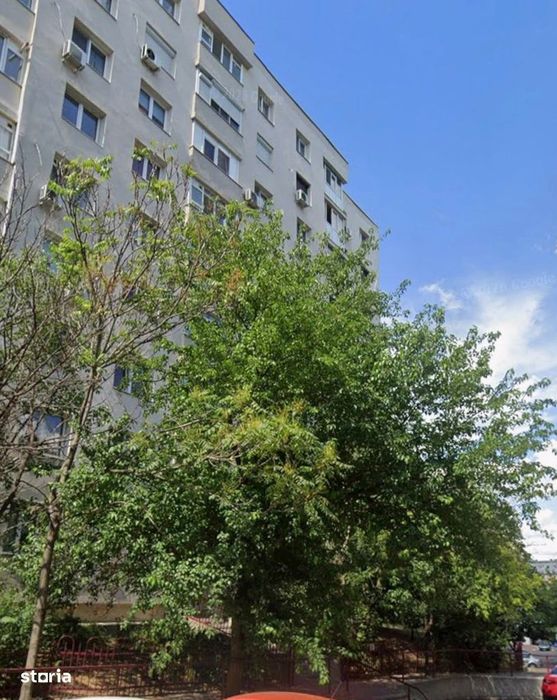 Apartament 3 camere, balcon, 2 băi,an 1984-Dristor